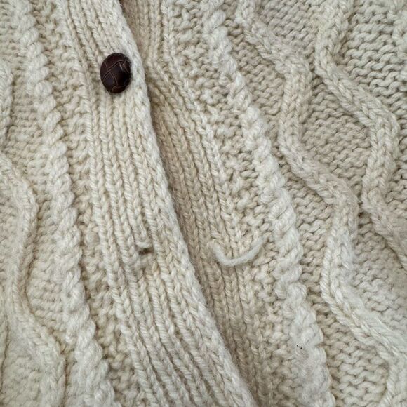 Hand Knit Aran Women’s Wool Sweater Button Up Style Size Small 100% New Wool - Picture 3 of 9